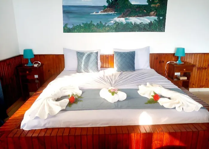 Les Elles Self Catering Pensionat 4*