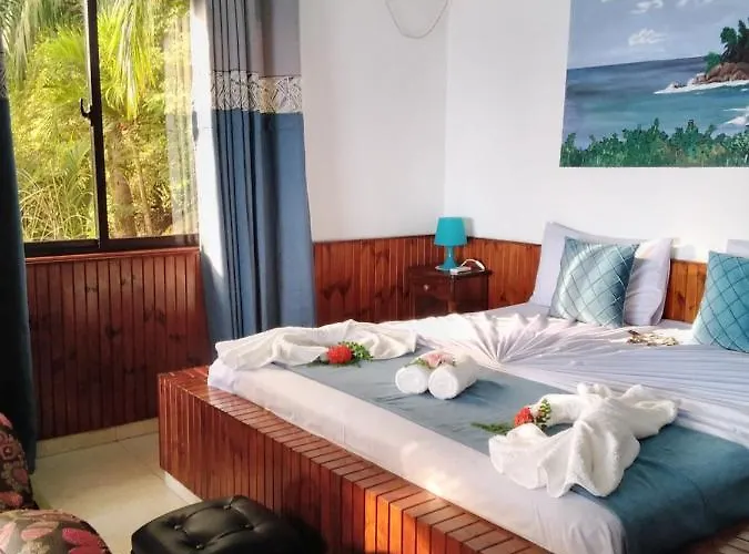 Les Elles Self Catering