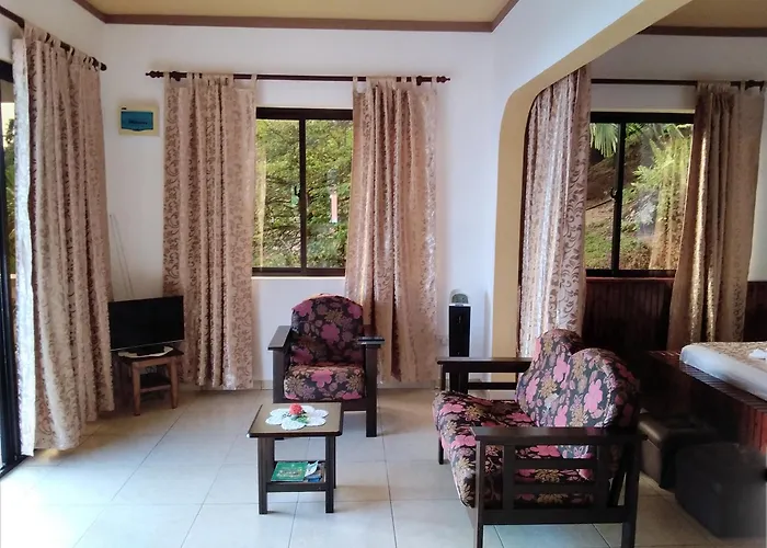 Les Elles Self Catering