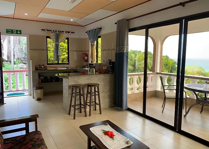 Les Elles Self Catering Pensionat Baie Lazare (Mahe)