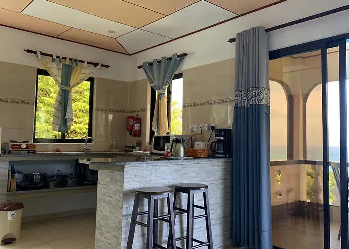 Les Elles Self Catering Pensionat 4*