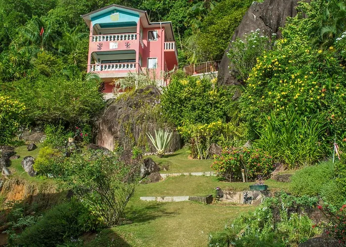 Les Elles Self Catering Baie Lazare (Mahe)