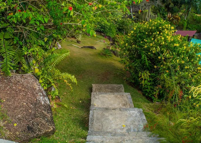 Les Elles Self Catering Baie Lazare (Mahe)